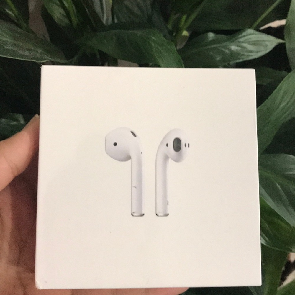 Brand new Apple AirPods w/ charging case 2nd gen